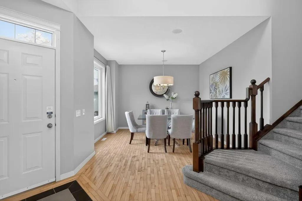 125 Cranleigh Park SE Calgary AB T2M 1H3