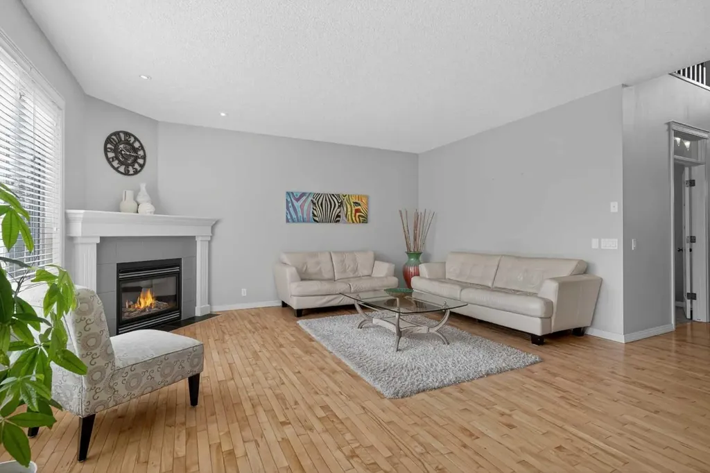 125 Cranleigh Park SE Calgary AB T2M 1H3