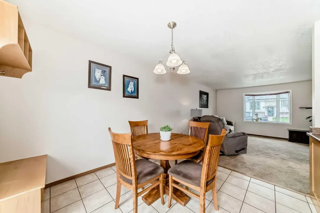 41 Alder Crescent SE Airdrie AB T4B 1J1