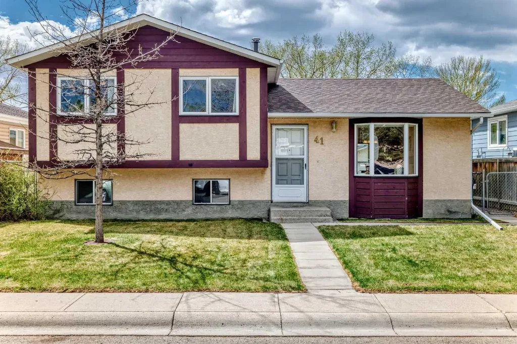 41 Alder Crescent SE Airdrie AB T4B 1J1