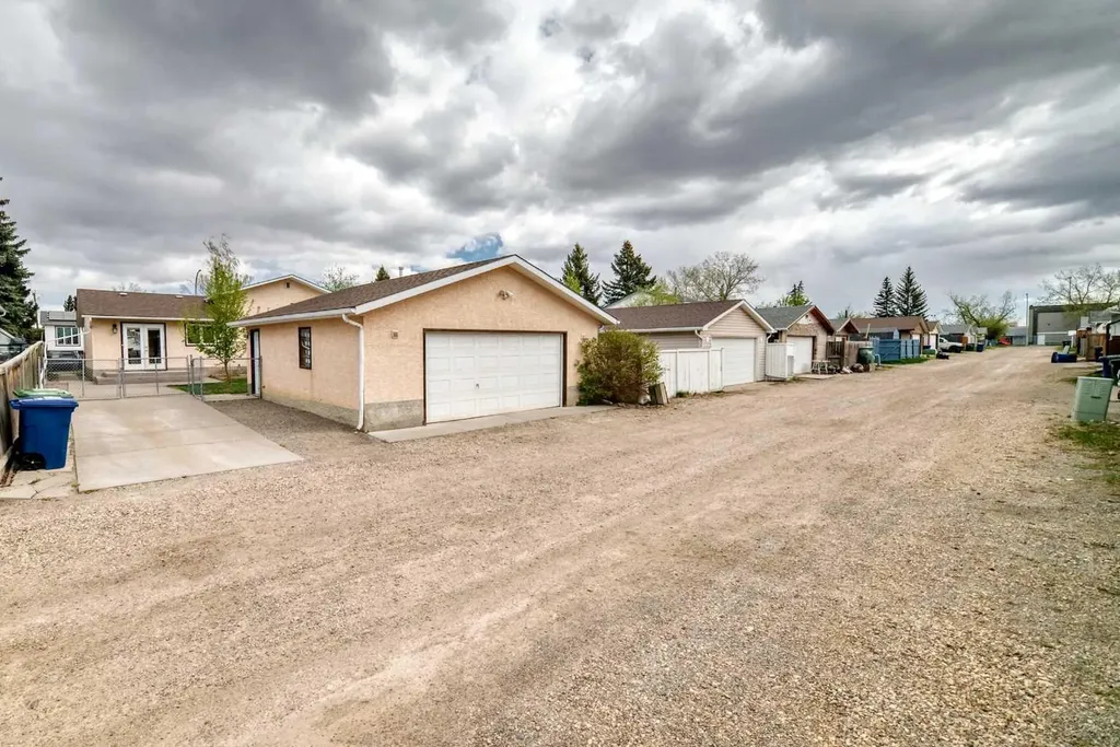 41 Alder Crescent SE Airdrie AB T4B 1J1