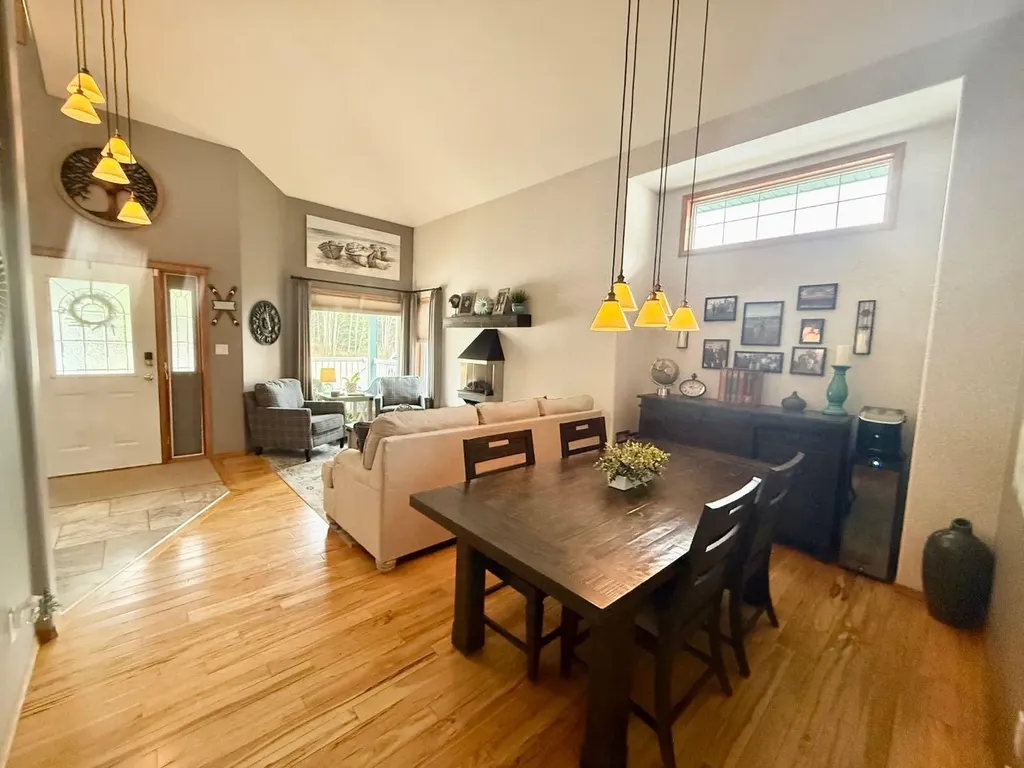 150 Hallam Drive Hinton AB T7V2C3