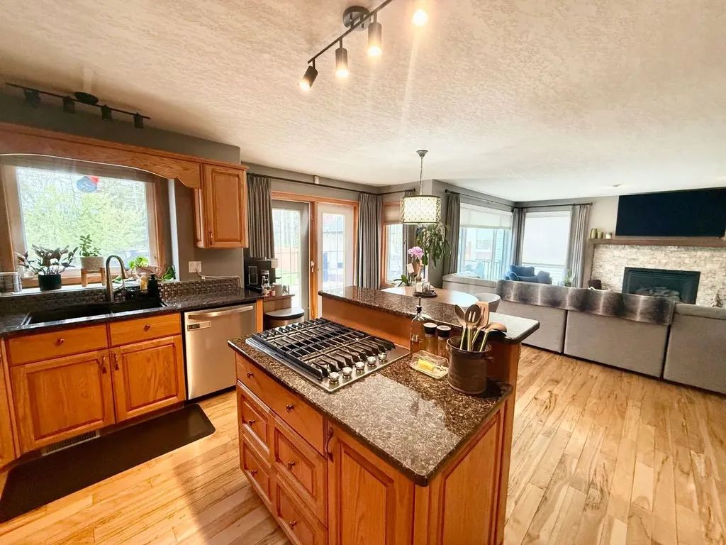 150 Hallam Drive Hinton AB T7V2C3