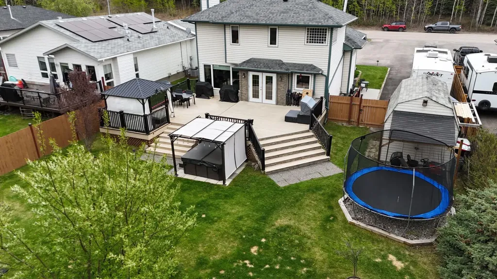 150 Hallam Drive Hinton AB T7V2C3