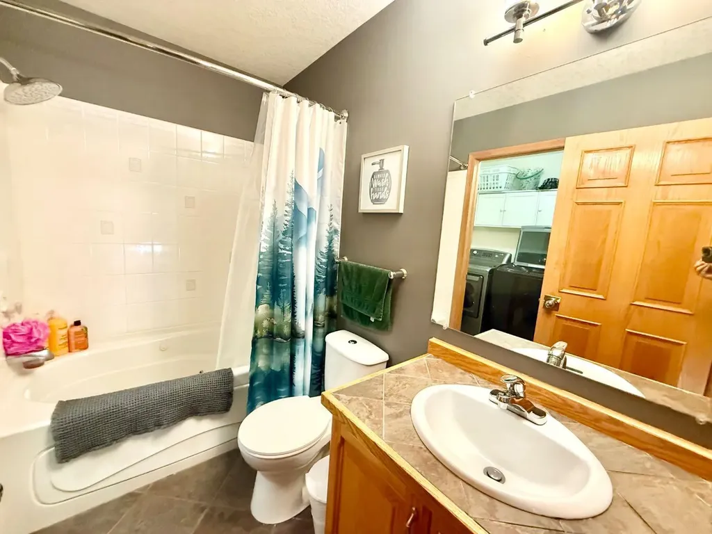 150 Hallam Drive Hinton AB T7V2C3