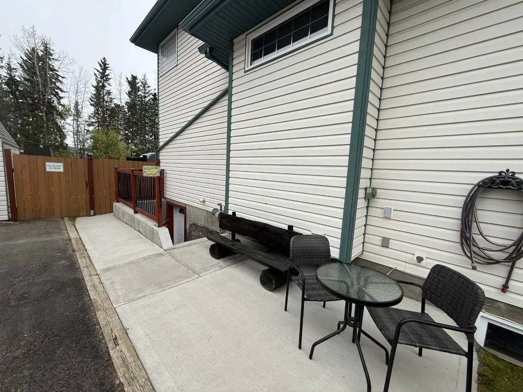 150 Hallam Drive Hinton AB T7V2C3