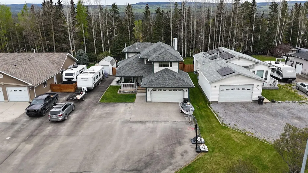 150 Hallam Drive Hinton AB T7V2C3
