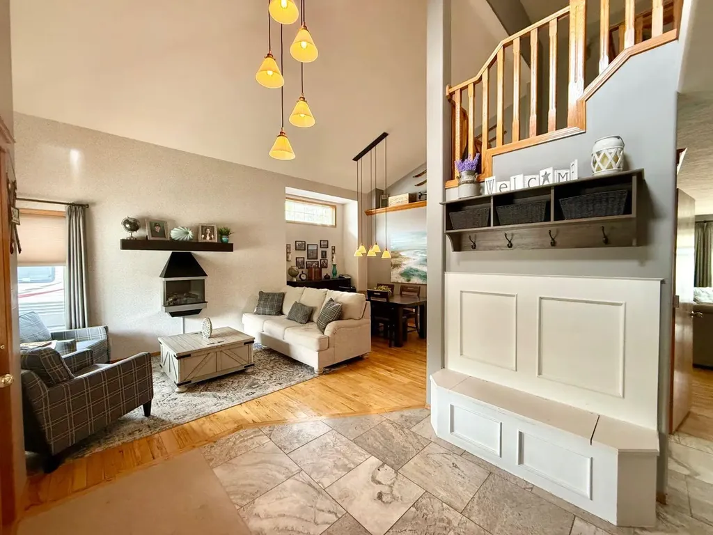 150 Hallam Drive Hinton AB T7V2C3