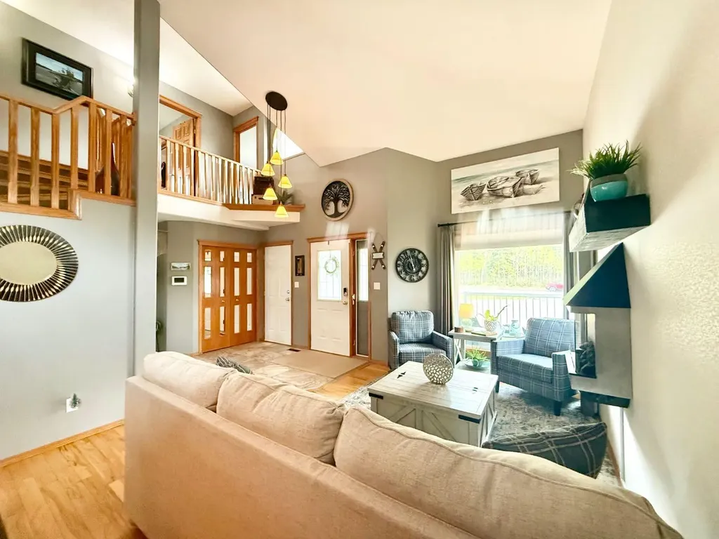 150 Hallam Drive Hinton AB T7V2C3