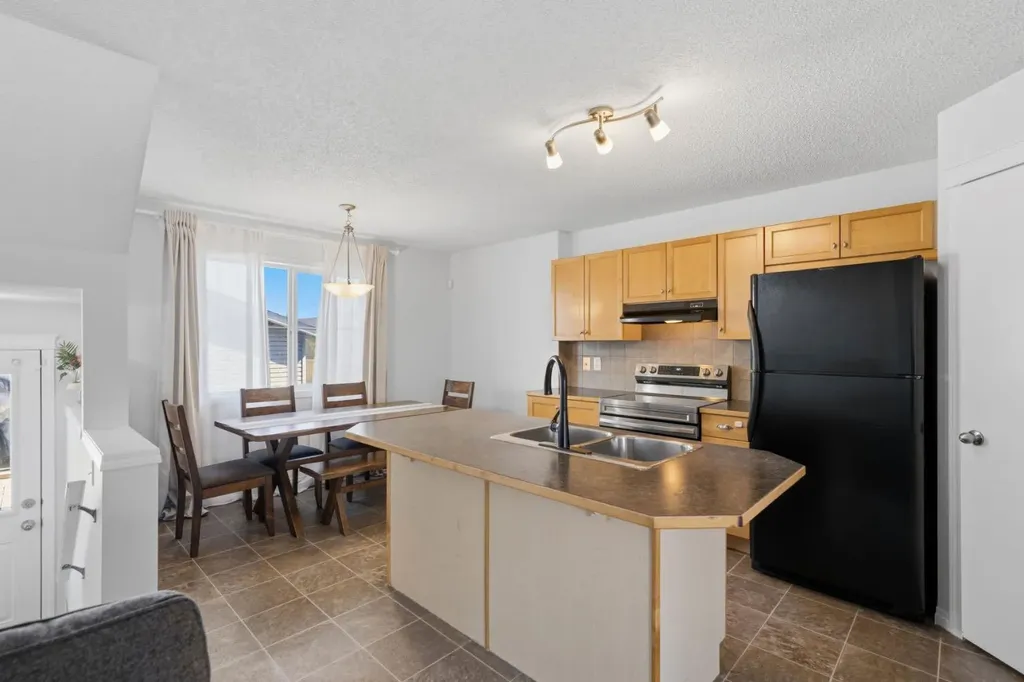 80 Prestwick Bay SE Calgary AB T2Z 4S4