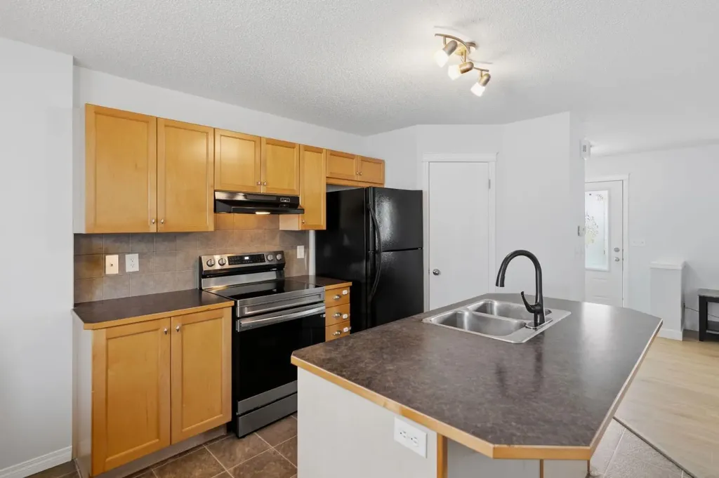 80 Prestwick Bay SE Calgary AB T2Z 4S4