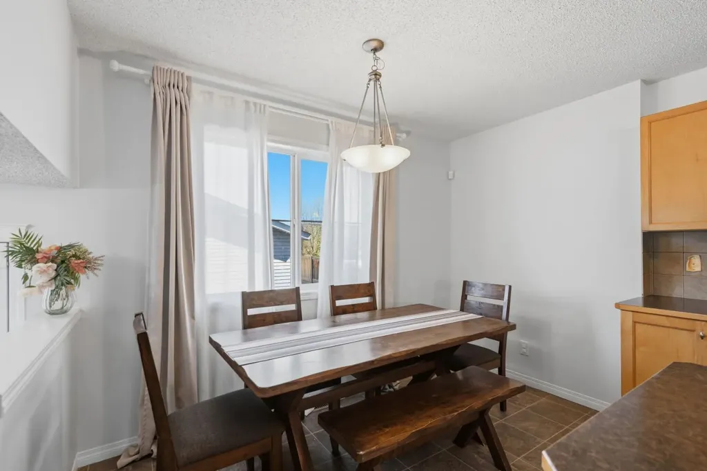 80 Prestwick Bay SE Calgary AB T2Z 4S4
