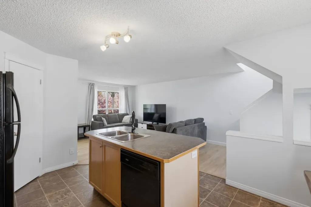 80 Prestwick Bay SE Calgary AB T2Z 4S4
