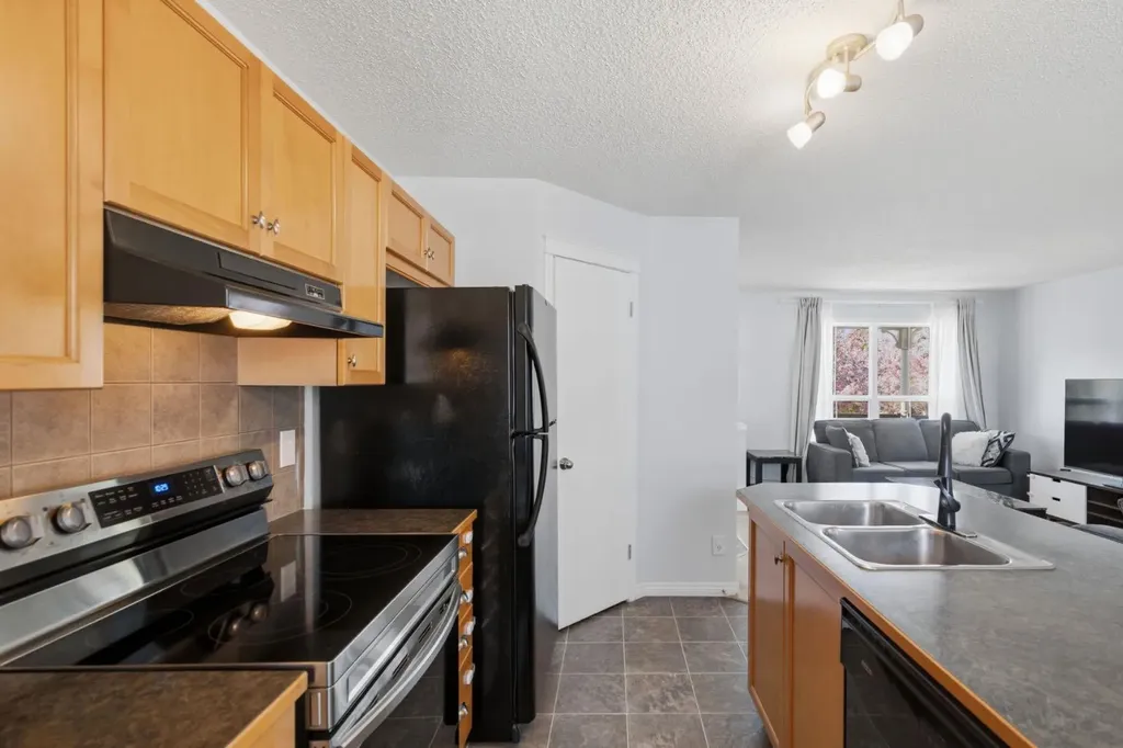 80 Prestwick Bay SE Calgary AB T2Z 4S4