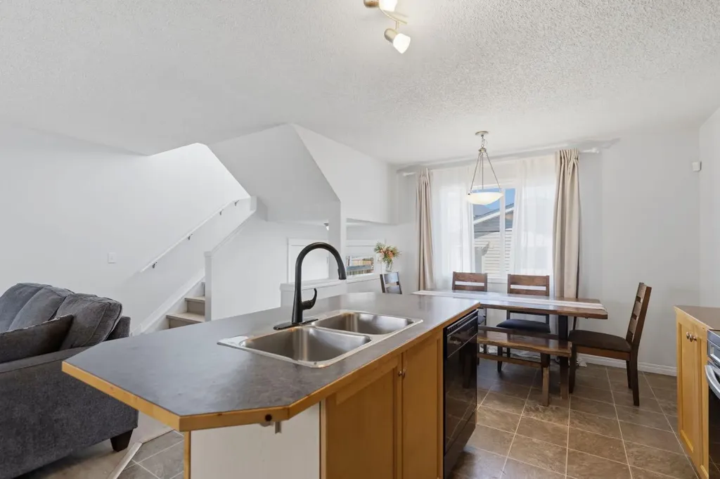 80 Prestwick Bay SE Calgary AB T2Z 4S4