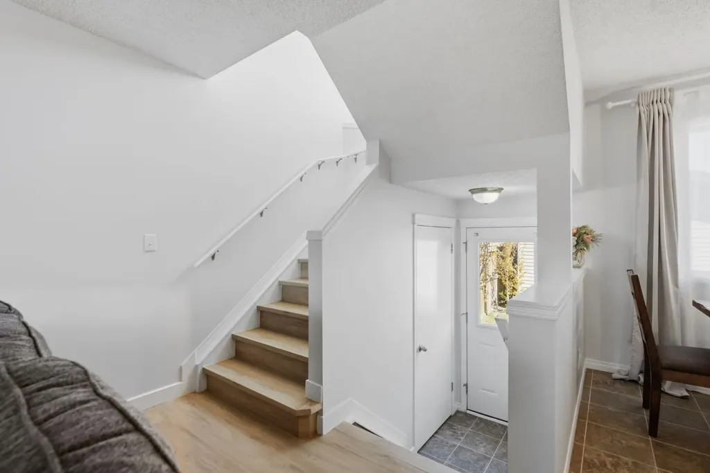 80 Prestwick Bay SE Calgary AB T2Z 4S4