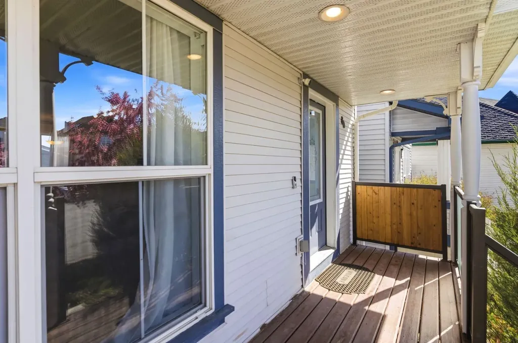 80 Prestwick Bay SE Calgary AB T2Z 4S4