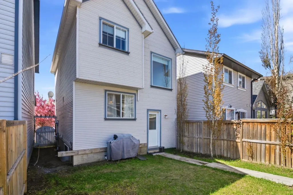 80 Prestwick Bay SE Calgary AB T2Z 4S4