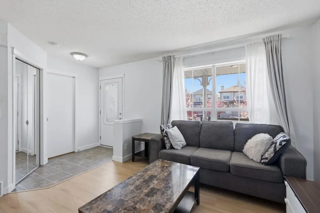 80 Prestwick Bay SE Calgary AB T2Z 4S4