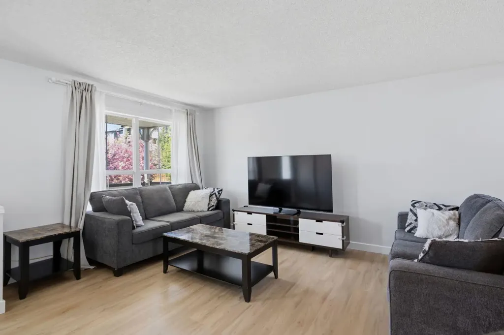 80 Prestwick Bay SE Calgary AB T2Z 4S4