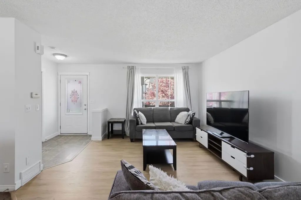 80 Prestwick Bay SE Calgary AB T2Z 4S4