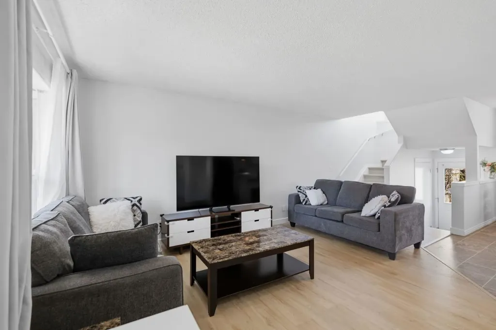 80 Prestwick Bay SE Calgary AB T2Z 4S4