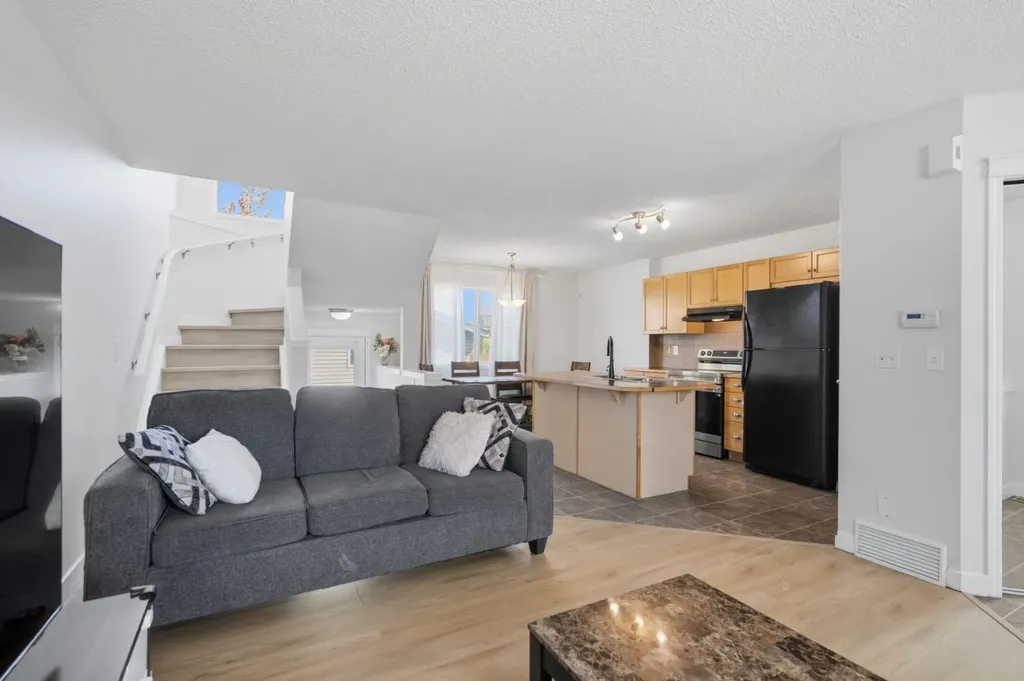 80 Prestwick Bay SE Calgary AB T2Z 4S4