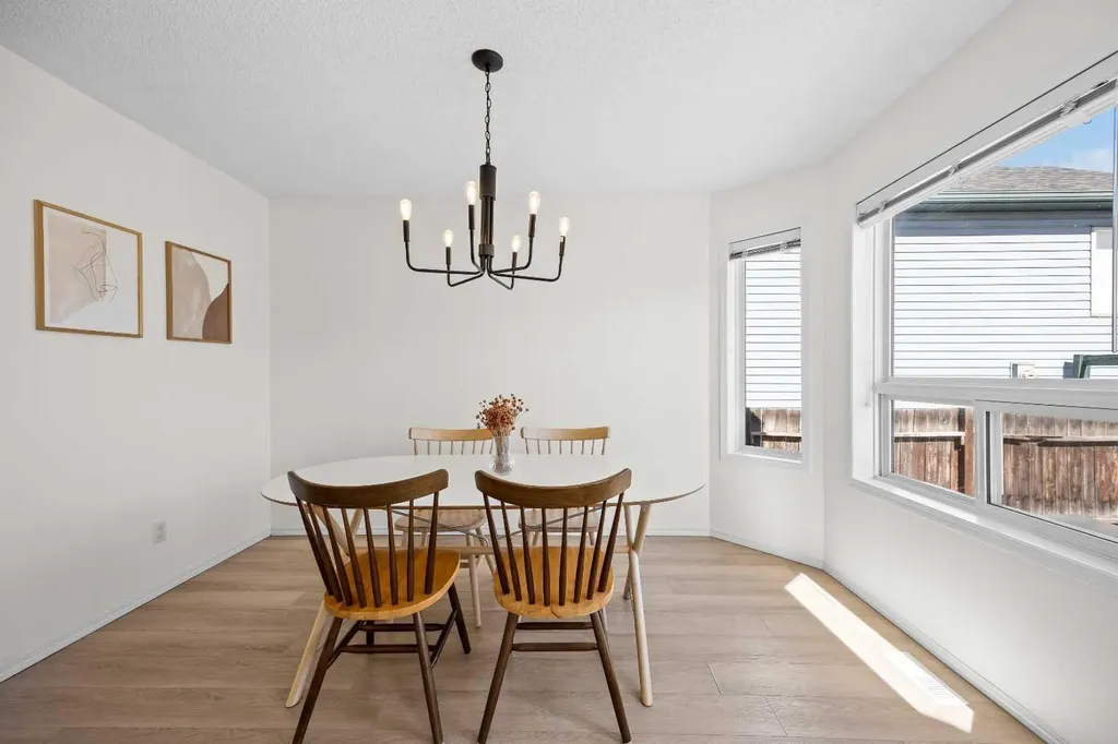 176 Arbour Grove Close NW Calgary AB T3G 4J2