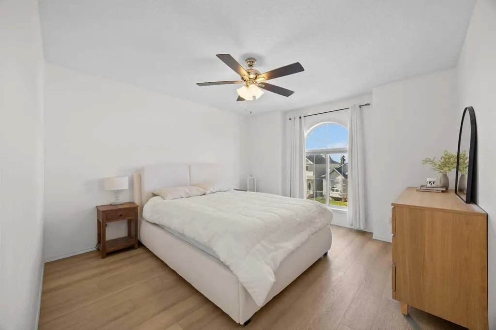 176 Arbour Grove Close NW Calgary AB T3G 4J2