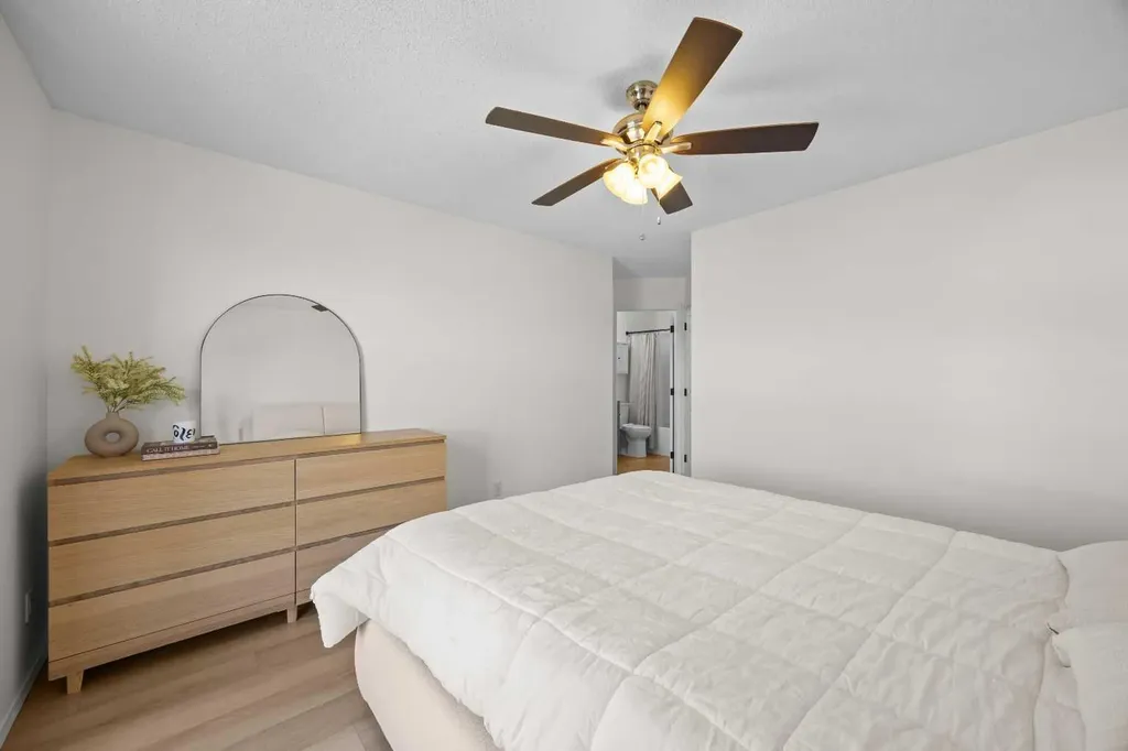 176 Arbour Grove Close NW Calgary AB T3G 4J2