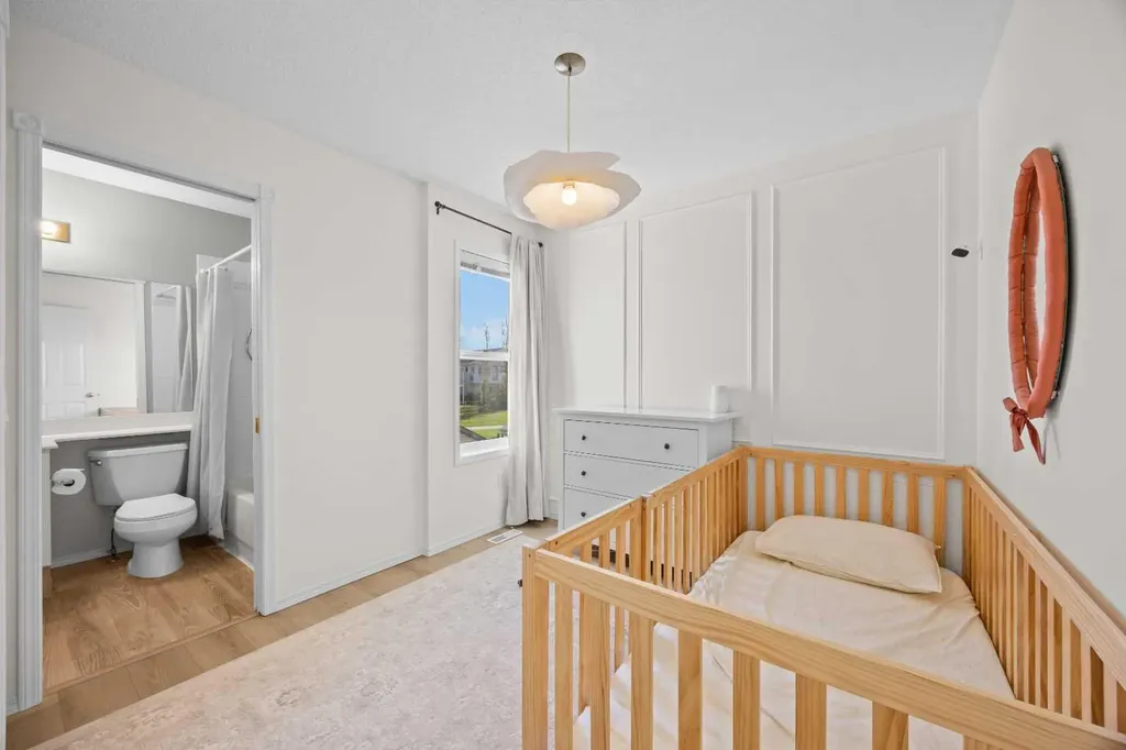 176 Arbour Grove Close NW Calgary AB T3G 4J2
