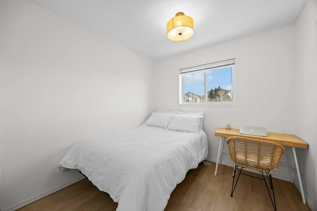 176 Arbour Grove Close NW Calgary AB T3G 4J2