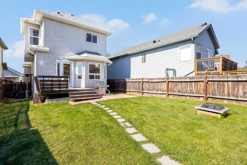176 Arbour Grove Close NW Calgary AB T3G 4J2