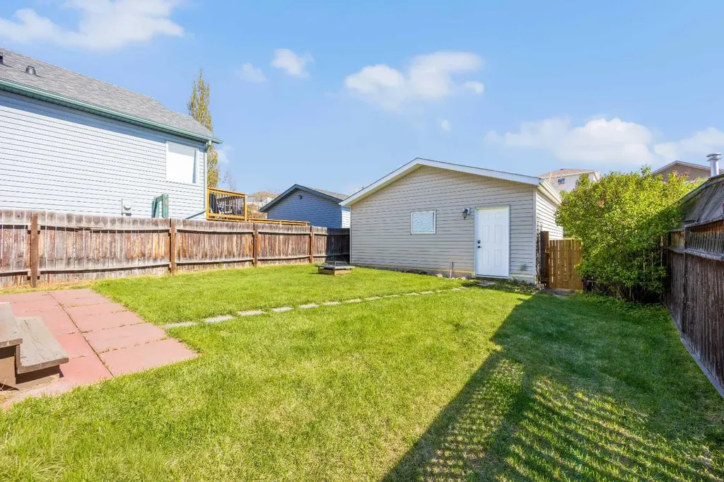 176 Arbour Grove Close NW Calgary AB T3G 4J2