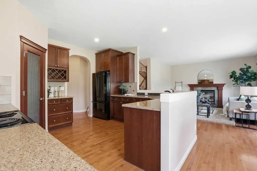 18 Drake Landing Crescent Okotoks AB T1S 0C1