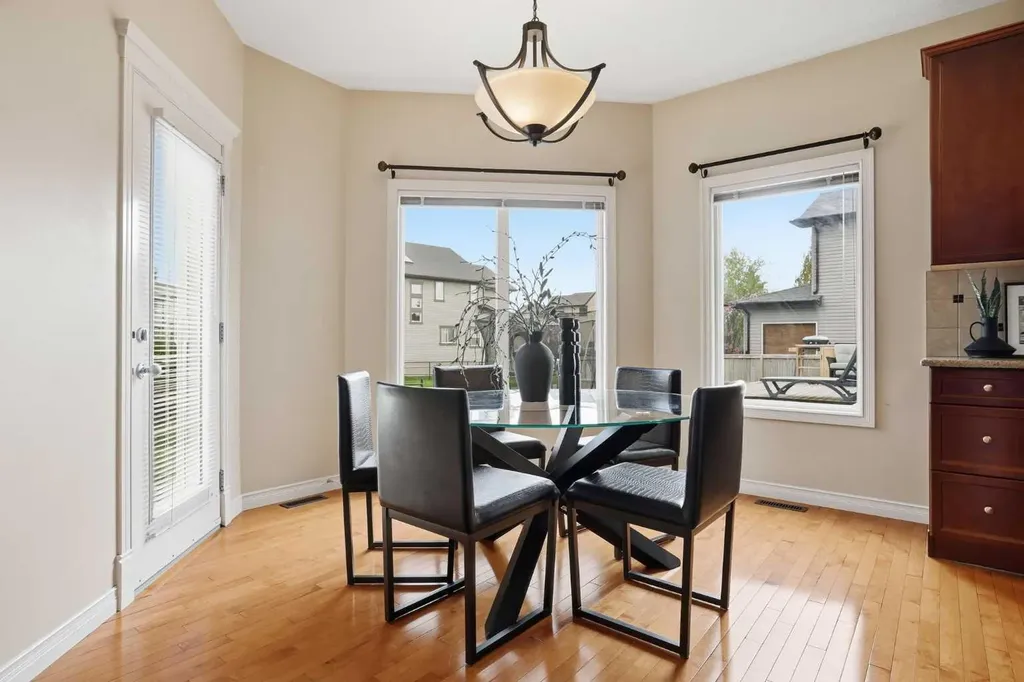 18 Drake Landing Crescent Okotoks AB T1S 0C1