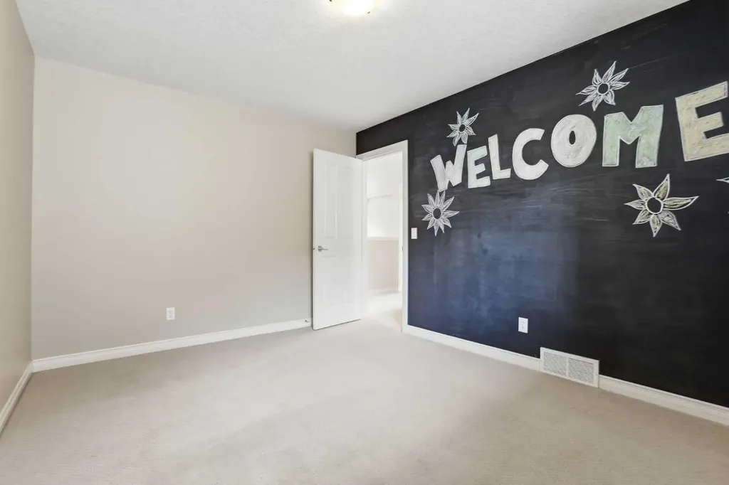 18 Drake Landing Crescent Okotoks AB T1S 0C1