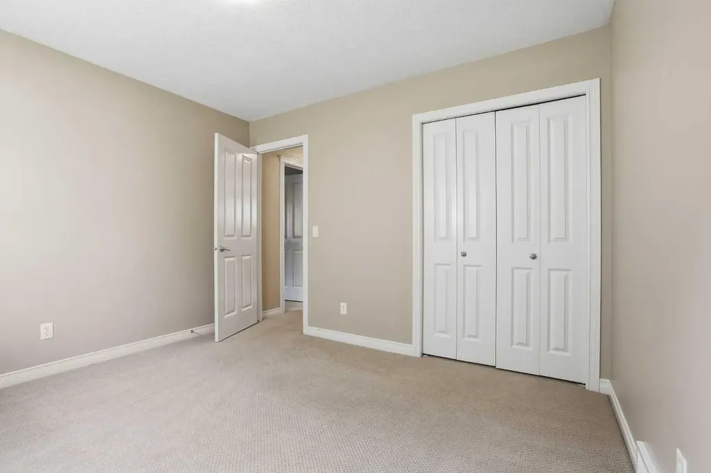 18 Drake Landing Crescent Okotoks AB T1S 0C1