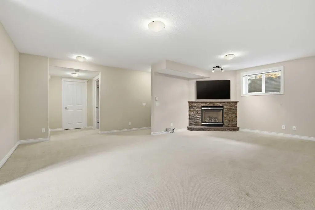 18 Drake Landing Crescent Okotoks AB T1S 0C1