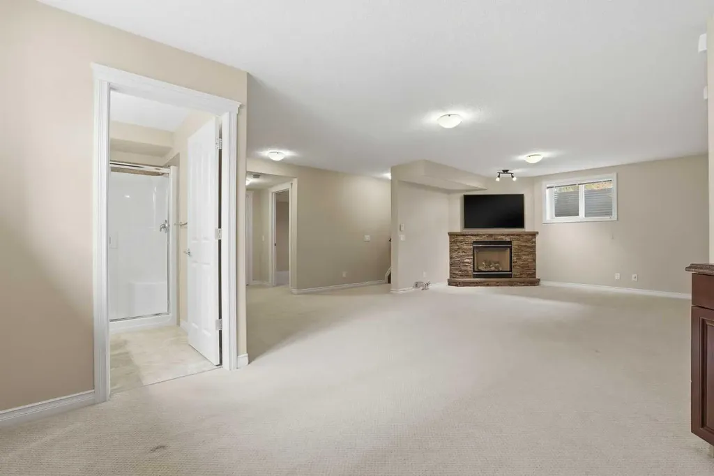 18 Drake Landing Crescent Okotoks AB T1S 0C1