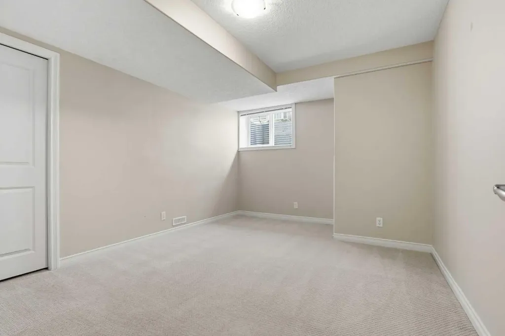 18 Drake Landing Crescent Okotoks AB T1S 0C1