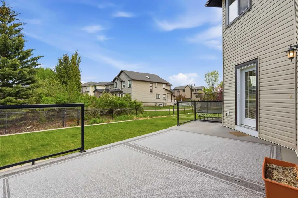 18 Drake Landing Crescent Okotoks AB T1S 0C1