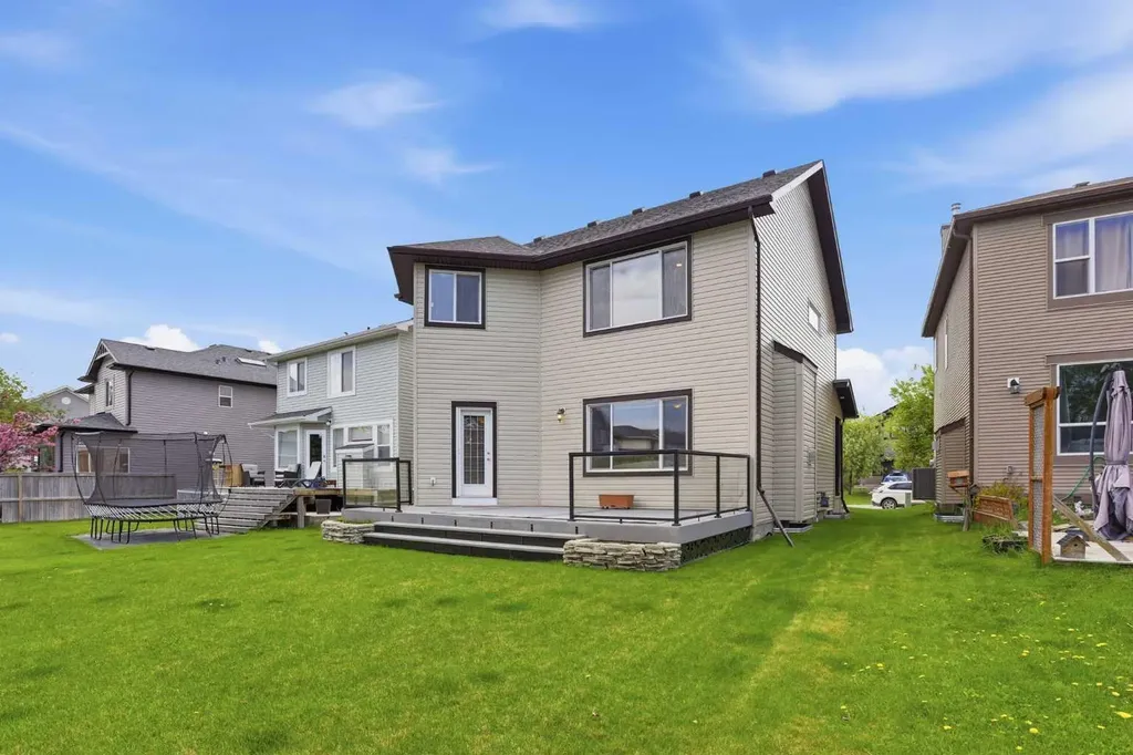 18 Drake Landing Crescent Okotoks AB T1S 0C1
