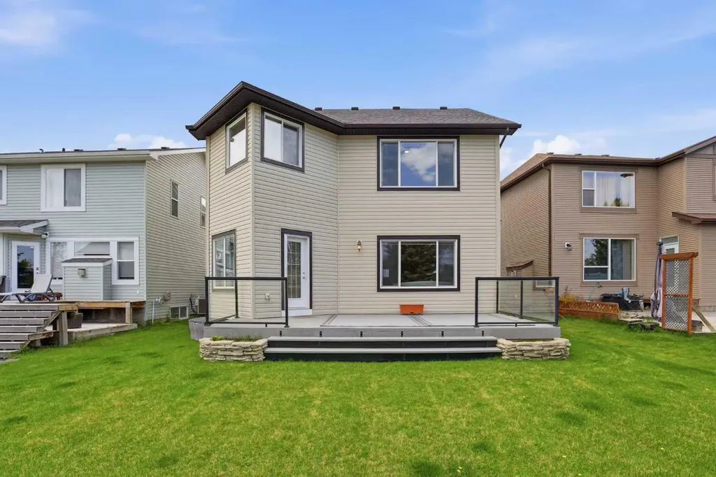 18 Drake Landing Crescent Okotoks AB T1S 0C1