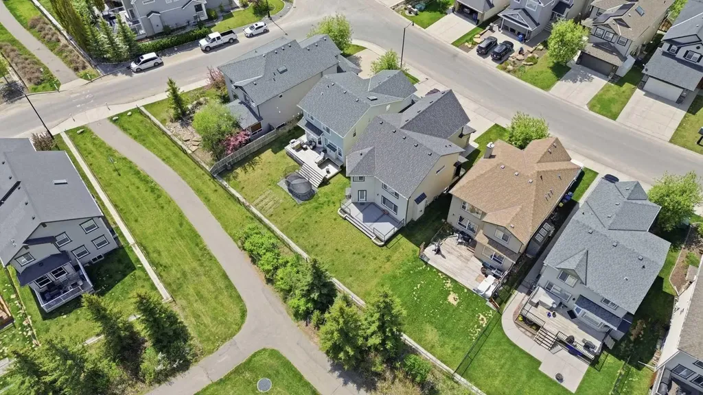 18 Drake Landing Crescent Okotoks AB T1S 0C1
