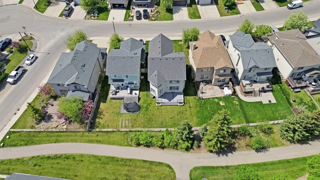 18 Drake Landing Crescent Okotoks AB T1S 0C1
