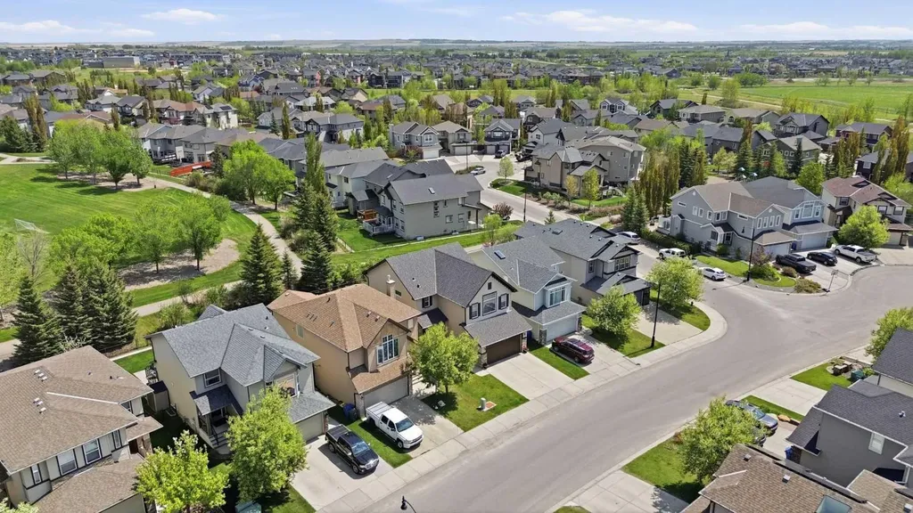 18 Drake Landing Crescent Okotoks AB T1S 0C1