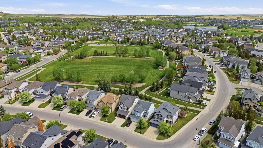 18 Drake Landing Crescent Okotoks AB T1S 0C1