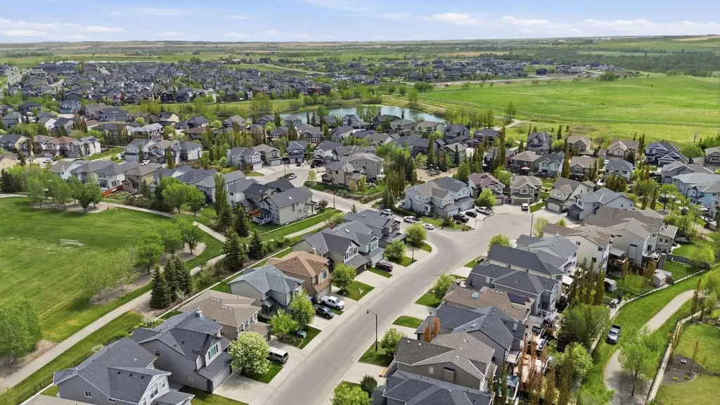 18 Drake Landing Crescent Okotoks AB T1S 0C1