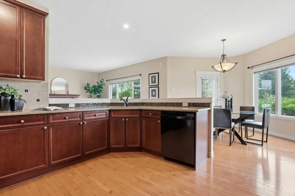 18 Drake Landing Crescent Okotoks AB T1S 0C1